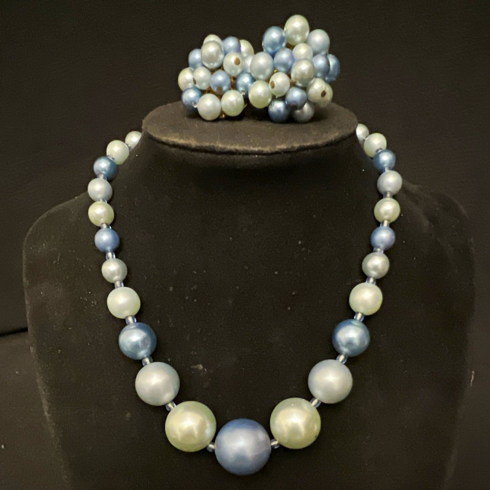 Vintage Two-Toned Pearl Bead Necklace Clip-On Earrings Set Earrings Marked Japan